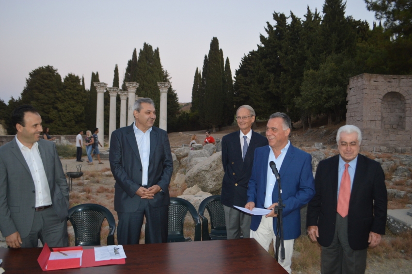ΤΗΝ ΑΠΟΦΑΣΗ ΤΟΥΣ ΝΑ ΠΡΟΧΩΡΗΣΟΥΝ ΣΤΗΝ ΔΙΚΤΥΩΣΗ ΤΩΝ ΑΣΚΛΗΠΙΕΙΩΝ ΚΑΙ ΝΑ ΑΝΑΔΕΙΞΟΥΝ ΤΙΣ ΑΡΧΕΣ ΤΗΣ ΙΠΠΟΚΡATIKHΣ ΙΔΕΑΣ ΕΞΕΦΡΑΣΑΝ ΟΙ 3 ΔΗΜΑΡΧΟΙ ΚΩ,ΕΠΙΔΑΥΡΟΥ ΚΑΙ ΤΡΙΚΚΑΙΩΝ/video